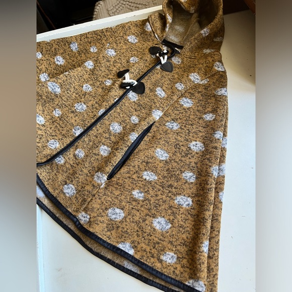 Vintage style Kids Fleece Poncho Cape - Picture 7 of 14